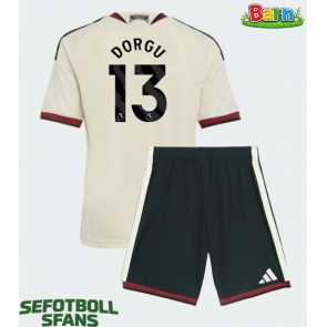 Manchester United Patrick Dorgu #13 Tredjeställ Barn 2026-27 Kortärmad (+ Korta byxor)